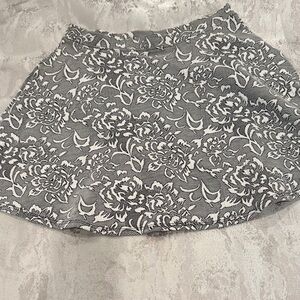 Forever 21 Gray and White Floral Skater Skirt